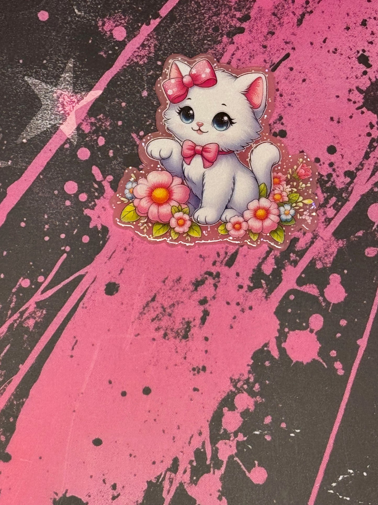 Cutie Floral White Cat