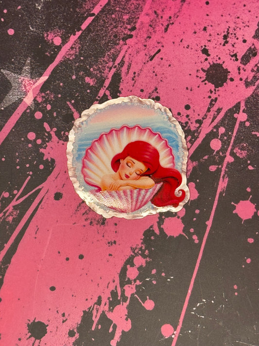 Ariel into ocean
